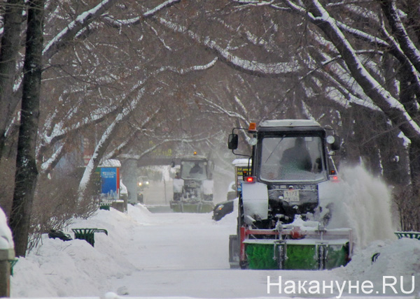 уборка снега, сугробы(2013)|Фото: Накануне.RU
