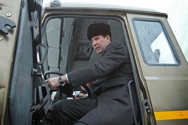 Юревич на автозаводе в Миассе|Фото:gubernator74.ru