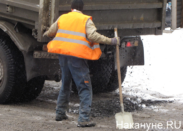 асфальт, снег, укладка дороги, ремонт|Фото: Накануне.RU