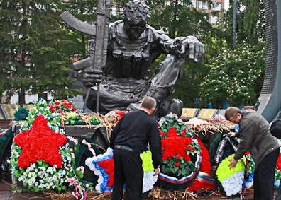 Памятник буданову в москве