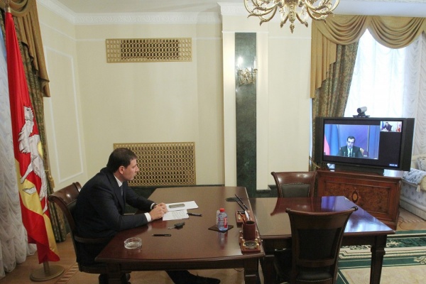 Юревич видеоконференция Медведев|Фото: gubernator74.ru