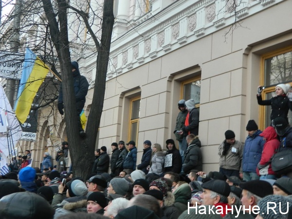 Верховная Рада, Киев, толпа, декабрь, 2013 | Фото:Накануне.RU