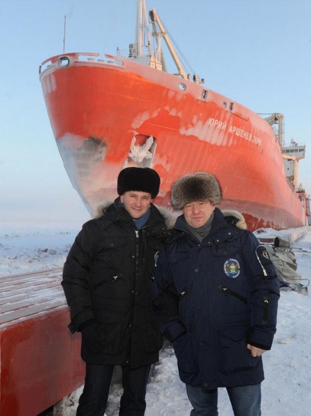 Дмитрий Кобылкин и Владимир Якушев в порту Сабетта|Фото: пресс-служба губернатора Тюменской области