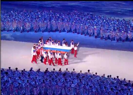 закрытие олимпиады вынос флага олимпийские чемпионы | Фото: