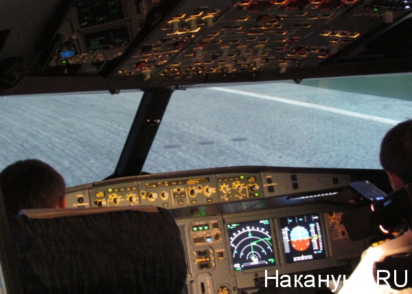 пилот, кабина, самолет, тренажер, Уральские авиалинии|Фото: Накануне.RU