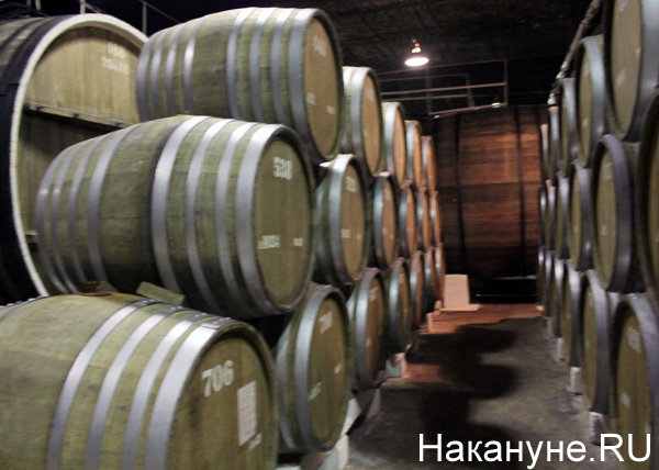 Крым, Севастополь, винный погреб, вино, бочка | Фото: Накануне.RU