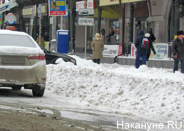 Екатеринбург, сугробы, зима, снег, снегопад, завалы|Фото: Накануне.RU