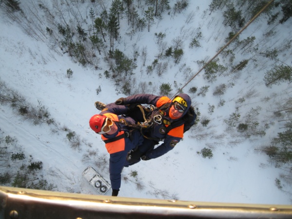 спасательная операция Серов вертолет|Фото: ГУ МЧС РФ по Свердловской области