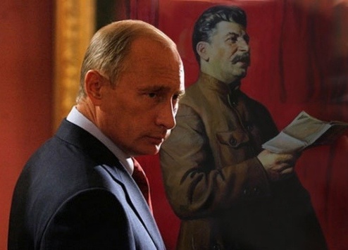 путин на фоне портрета сталина(2014)|