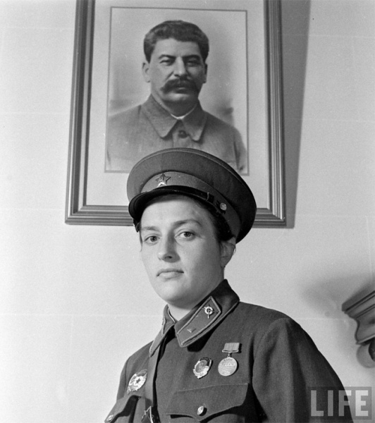 павличенко, сталин портрет|Фото:maxpark.com
