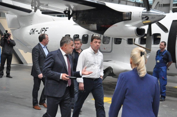 Евгений Куйвашев, визит в Чехию, самолет L410|Фото: Департамент информационной политики губернатора Свердловской области
