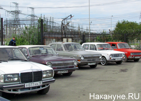 Выставка ретро автомобилей, Мерседес, Волга, Москвич, ВАЗ(2015)|Фото: Накануне.RU