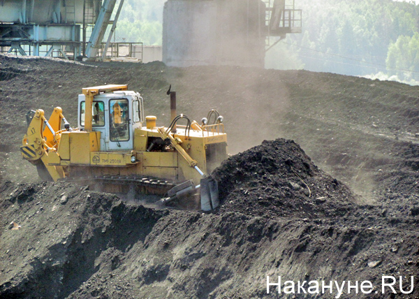Рефтинская ГРЭС, уголь, бульдозер | Фото: Накануне.RU