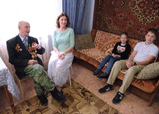 Наталья Комарова, ветеран, Павел Субботин|Фото: правительство ХМАО