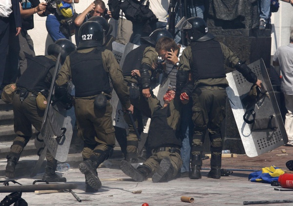 беспорядки, милиция, Верховная рада, Киев|Фото: AFP