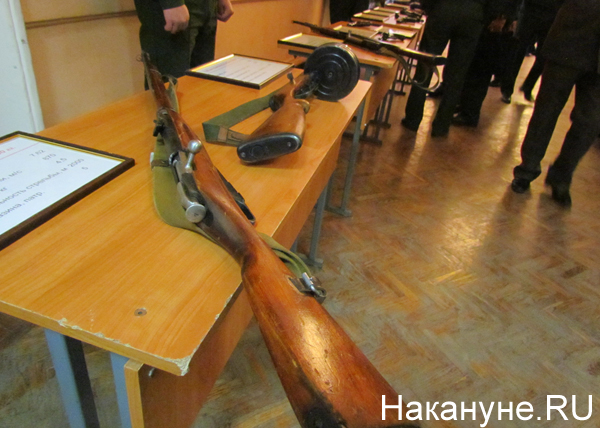 Ружья, Пистолет-пулемёт Шпагина (ППШ), трехлинейка "Мосина"|Фото: Накануне.RU