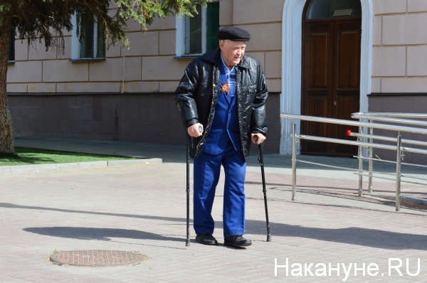 Курган, 8 мая, возложение венков к мемориалу славы|Фото:Накануне.RU