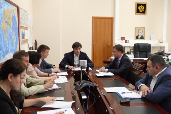Руслан Гаттаров, совещание, Бакальское рудоуправление,|Фото: пресс-служба минэкономразвития Челябинской области